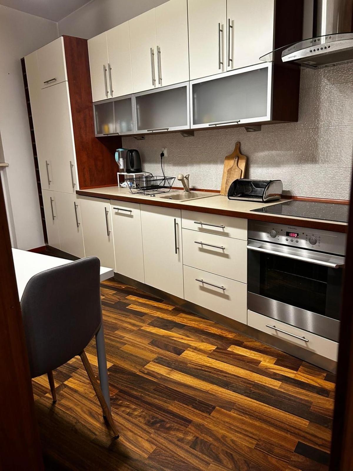 Uroczy W Miasteczku Wilanow Apartament
